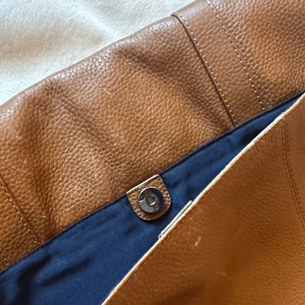 Classic Brown Leather Messenger Bag